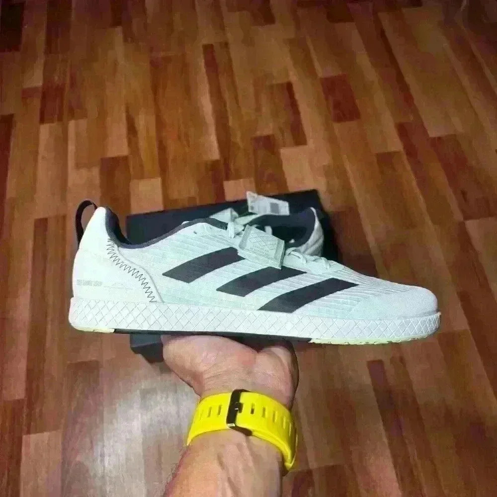 💰HUGE CLEARANCE SALE 💰  Adidas The Total Mens Training Shoes (ID0353)